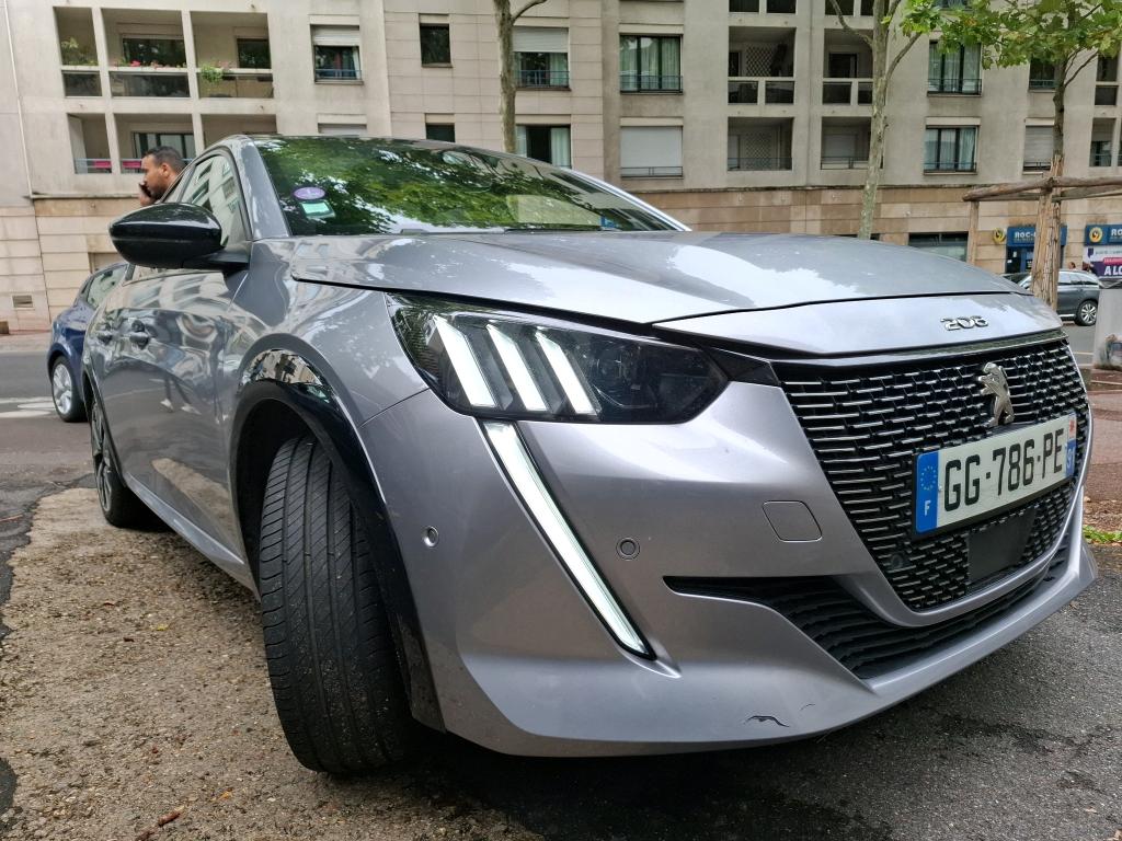 Peugeot 208 PureTech 100 S&S EAT8 GT 2022