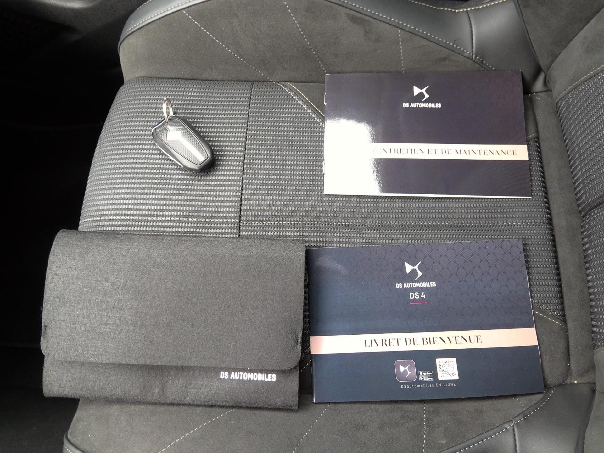 DS DS 4 BlueHDi 130 EAT8 Etoile - Alcantara 2024