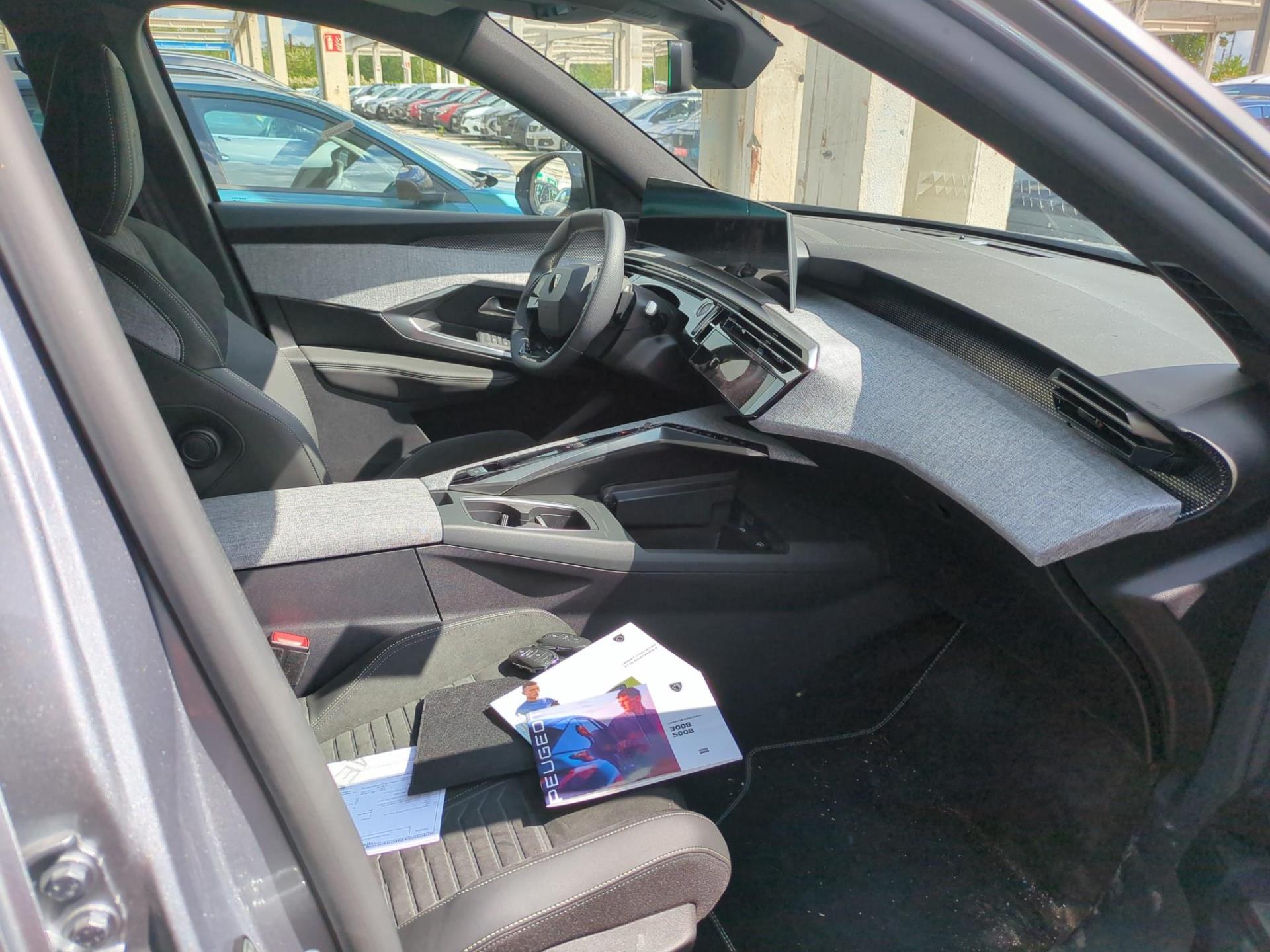 Peugeot 5008 Hybrid 136 e-DCS6 GT 2024