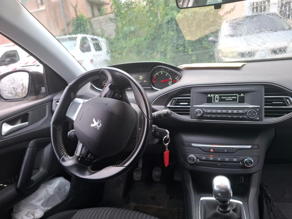 Peugeot 308 AFFAIRE BLUEHDI 100 S&S BVM6 PREMIUM 2018