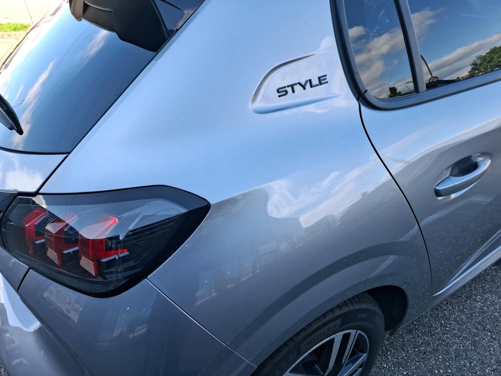 Peugeot 208 PureTech 100 S&S EAT8 Style 2023