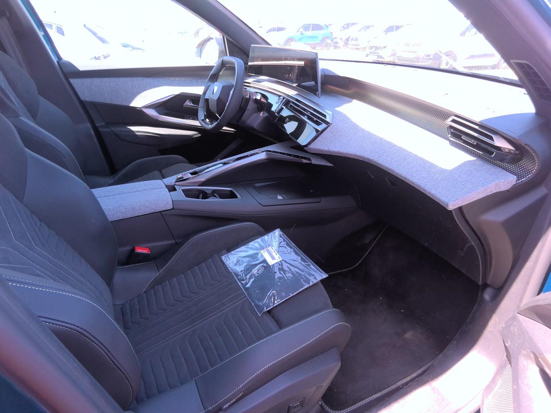 Peugeot 5008 Hybrid 145 e-DCS6 GT 2025