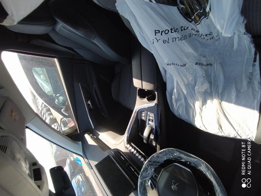 Foto Peugeot 3008 Hybrid 10