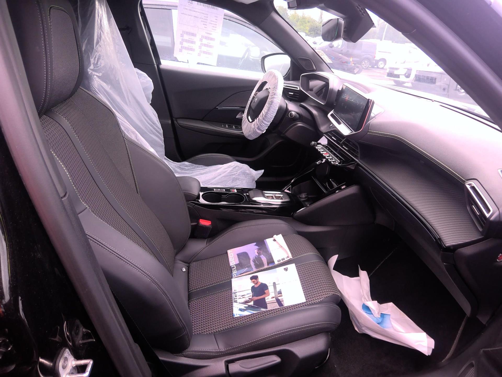 Peugeot 2008 Electrique 136 ch GT 2022
