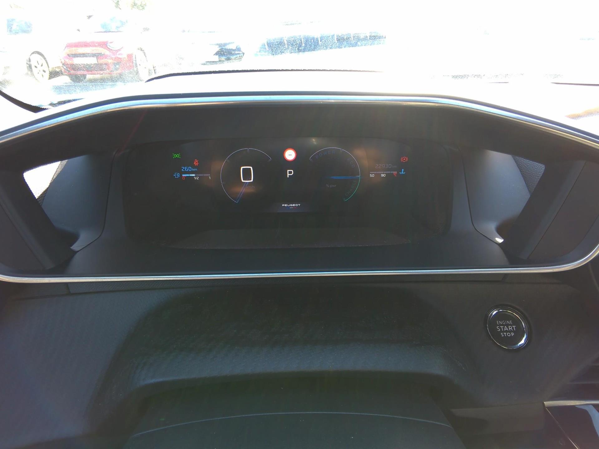 Peugeot 2008 Hybrid 136 e-DCS6 GT 2025