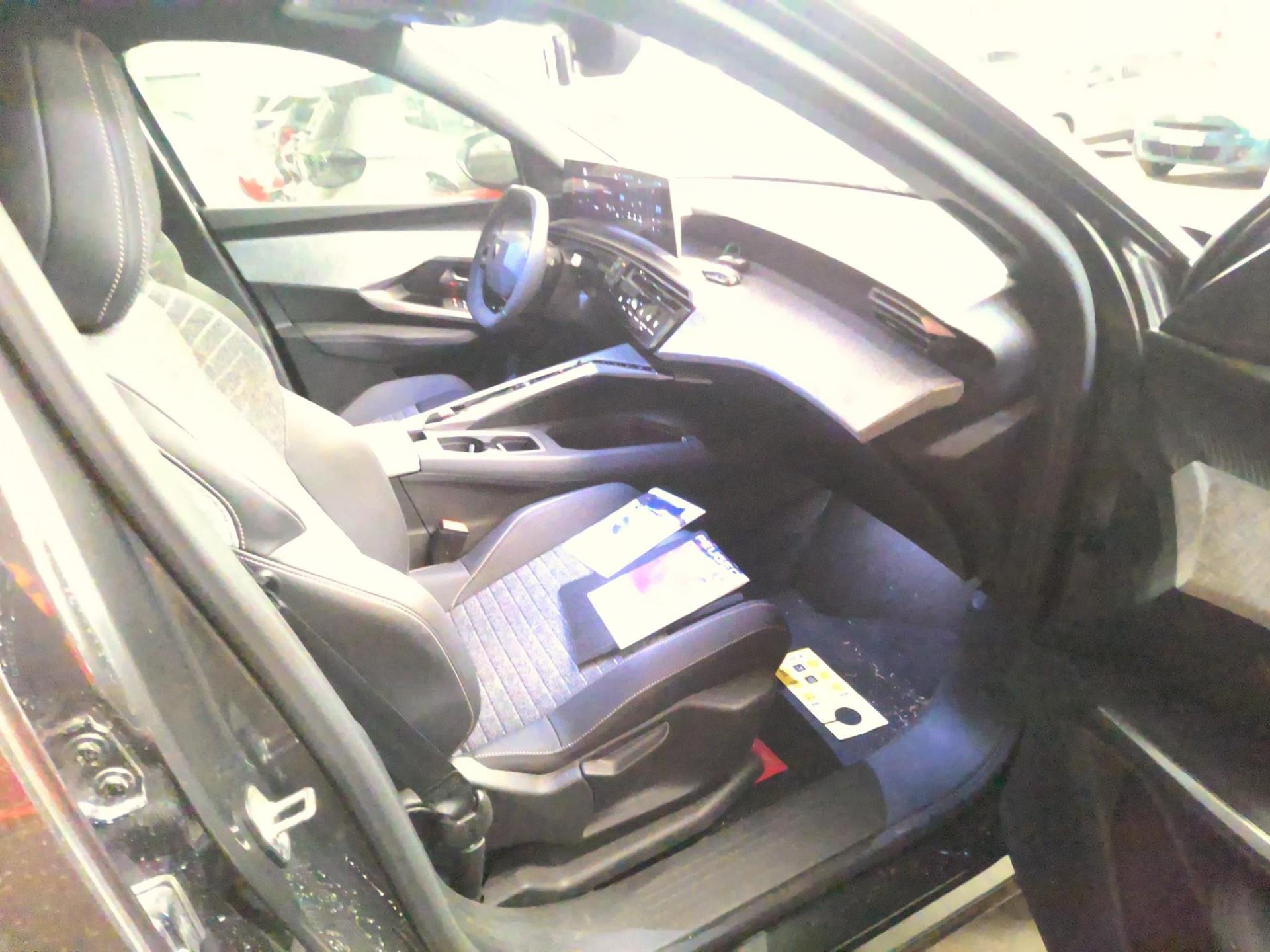 Peugeot 3008 Hybrid 145 e-DCS6 Allure 2025