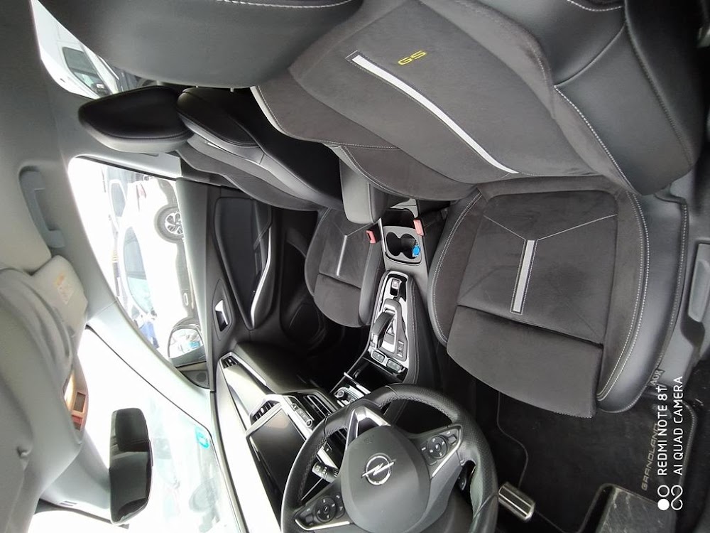 Foto Opel Grandland PHEV 11