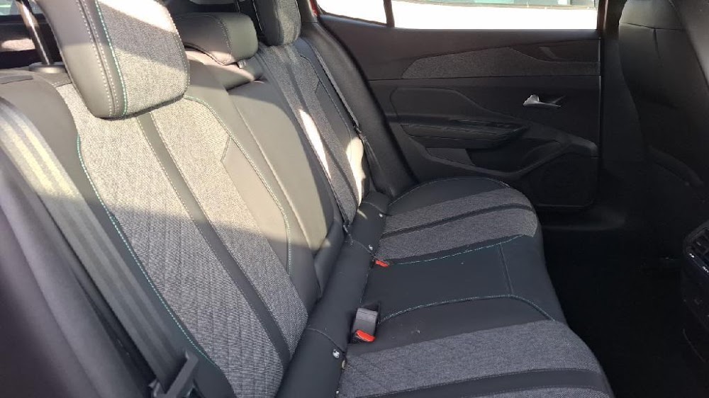 Foto Peugeot 408 12
