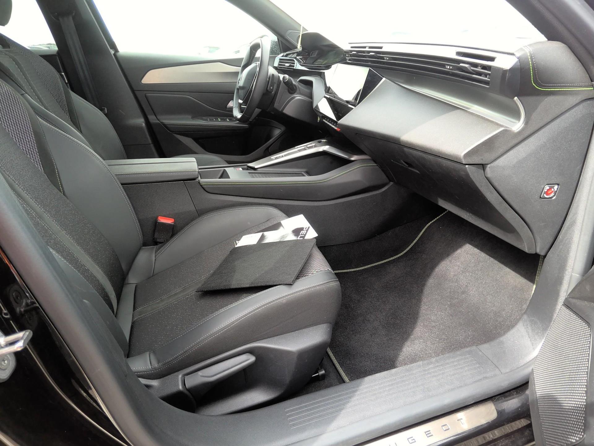 Peugeot 408 Hybrid 145 e-DCS6 GT 2025