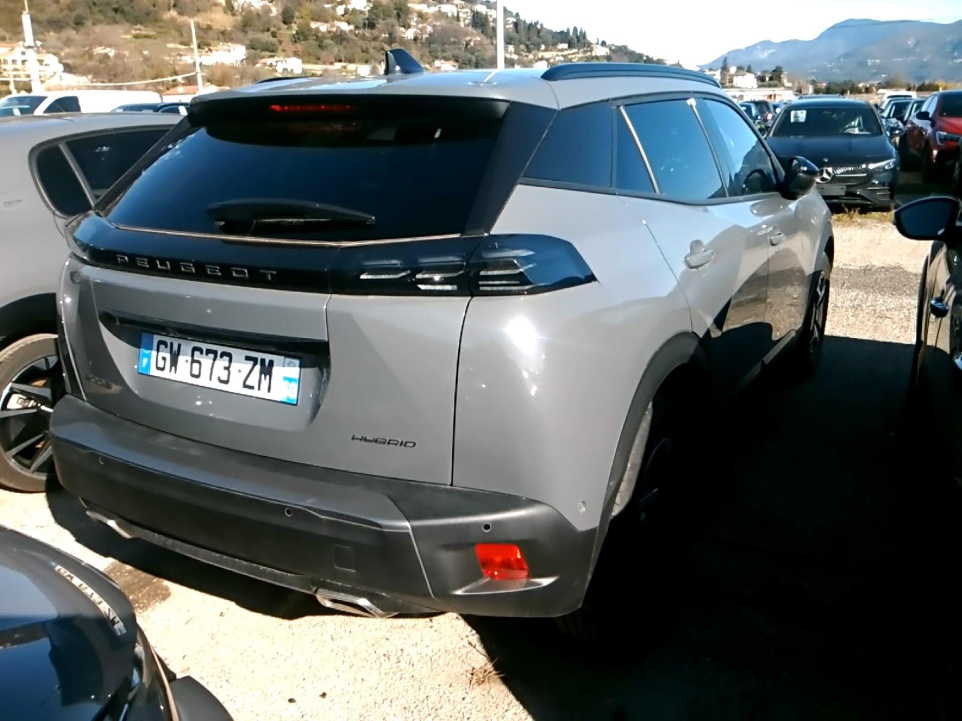 Peugeot 2008 Hybrid 136 e-DCS6 Allure 2024
