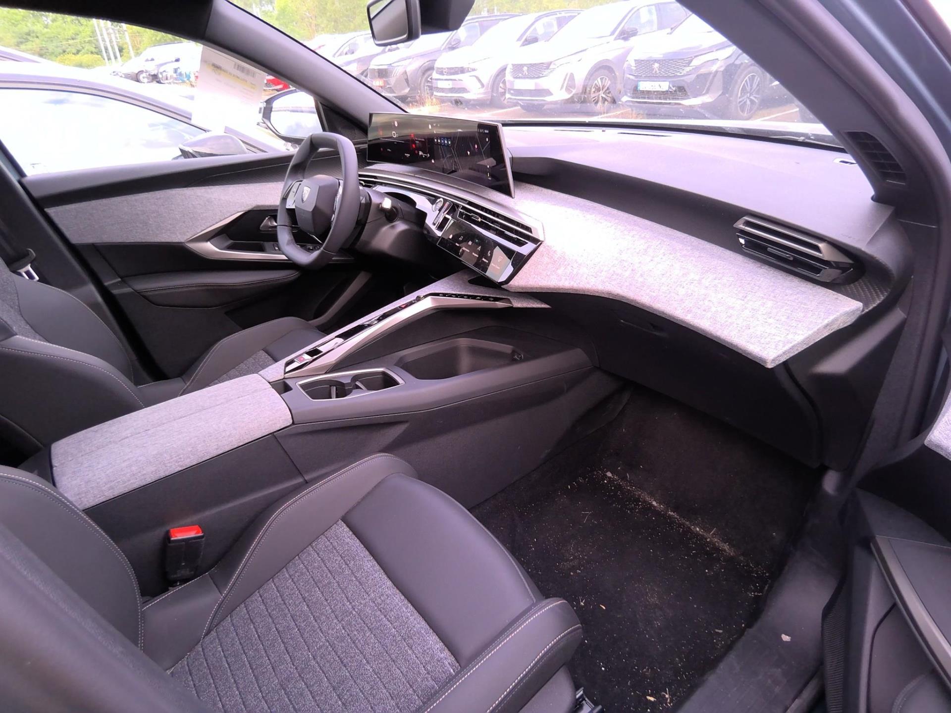 Peugeot 5008 Hybrid 145 e-DCS6 Allure 2025