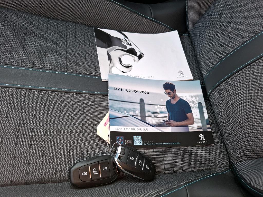 Peugeot 2008 BlueHDi 130 S&S EAT8 Allure Business 2021