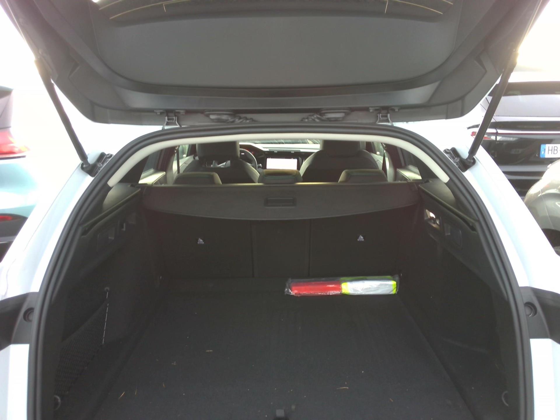 Peugeot 308 SW Hybrid 145 e-DCS6 Allure 2025
