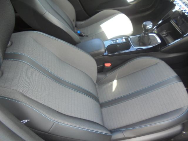 Foto Peugeot 208 9