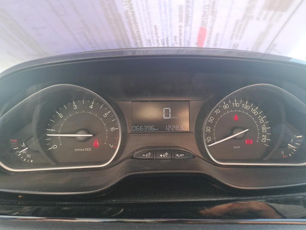 Peugeot 208 1.2 PureTech 82ch BVM5 Active 2016