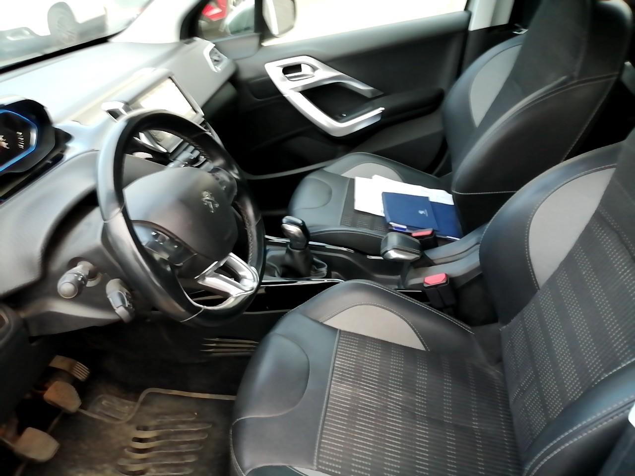 Foto Peugeot 2008 6