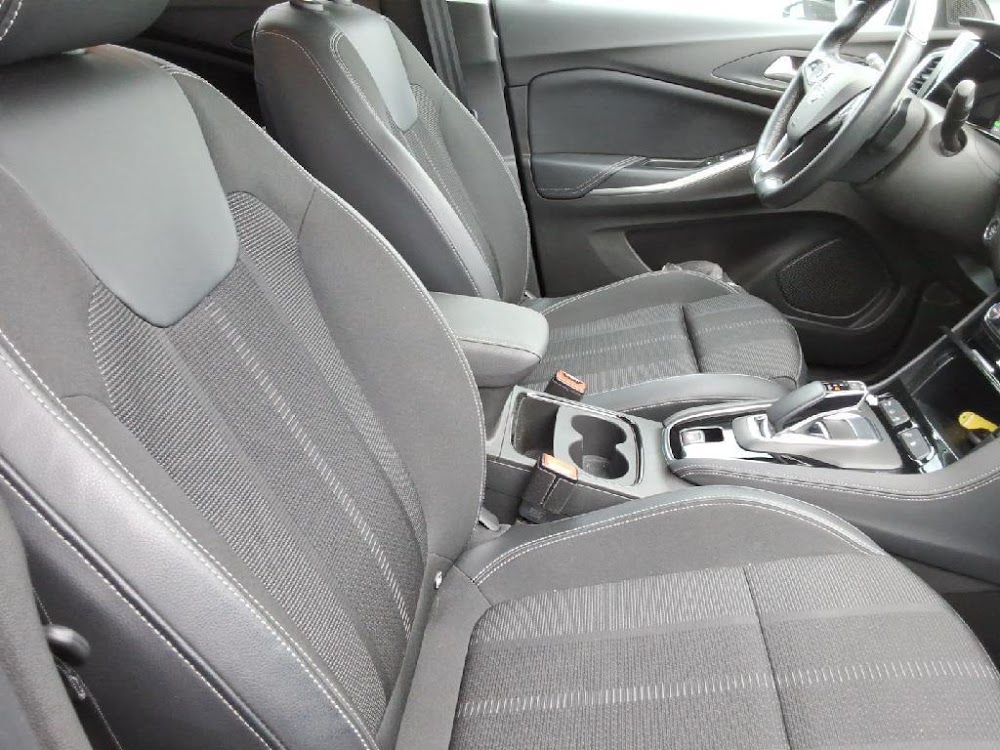 Foto Opel Grandland PHEV 11