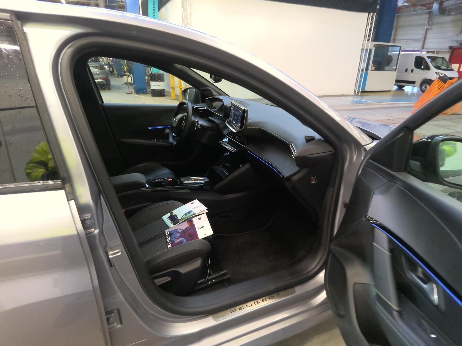 Peugeot 208 Hybrid 110 e-DCS6 GT 2025