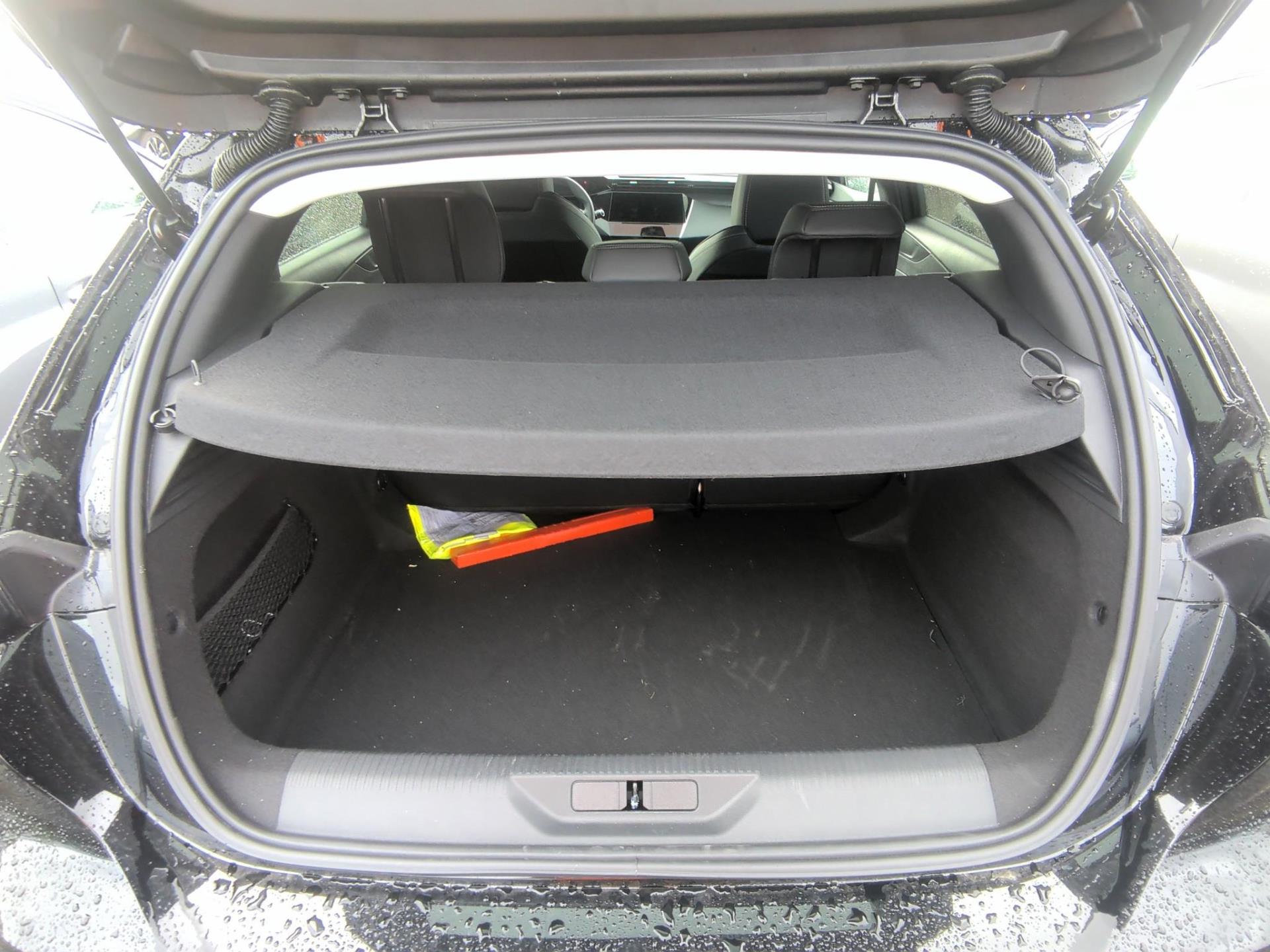 Peugeot 308 Hybrid 145 e-DCS6 Allure 2026