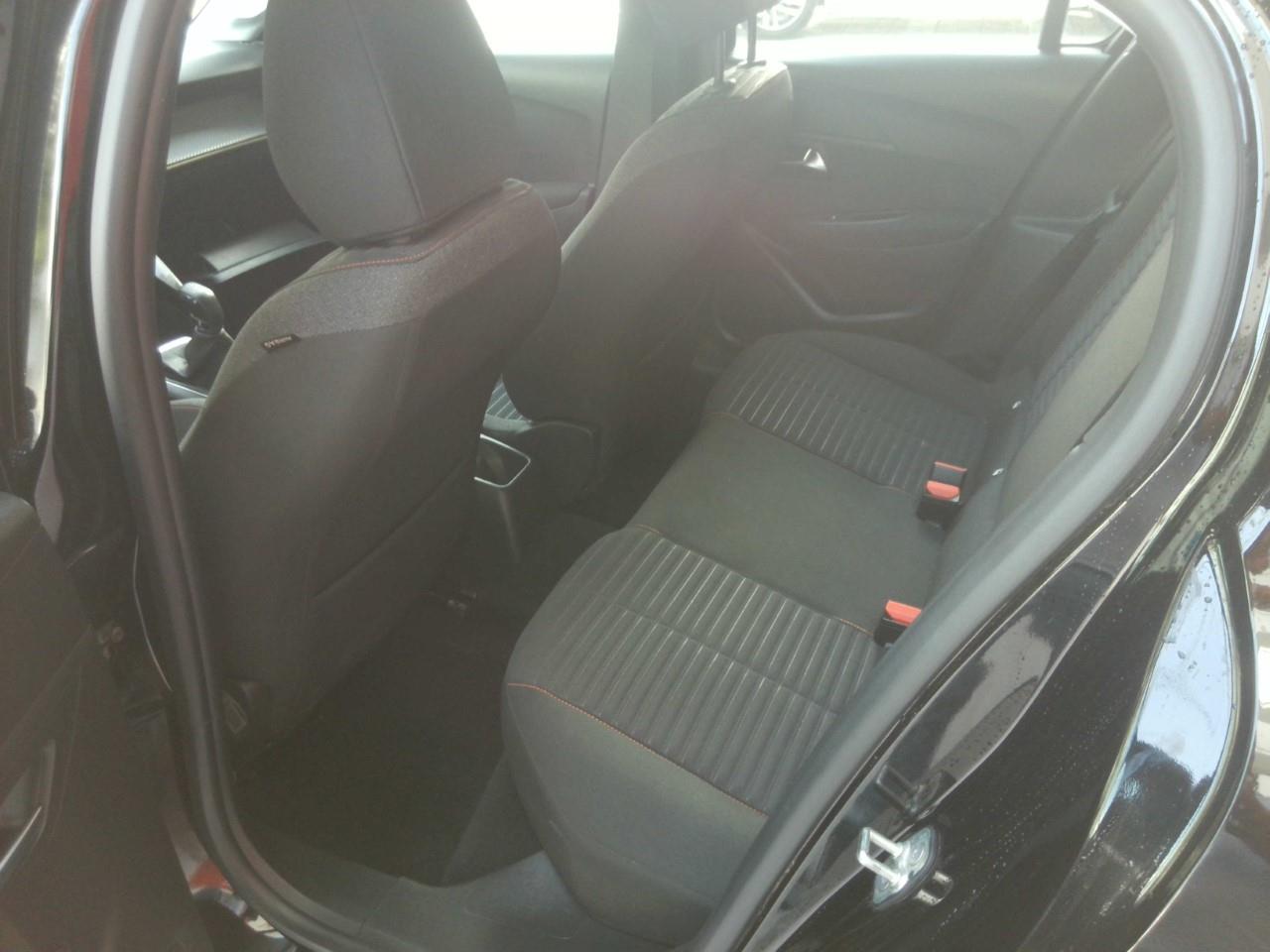 Foto Peugeot 208 29