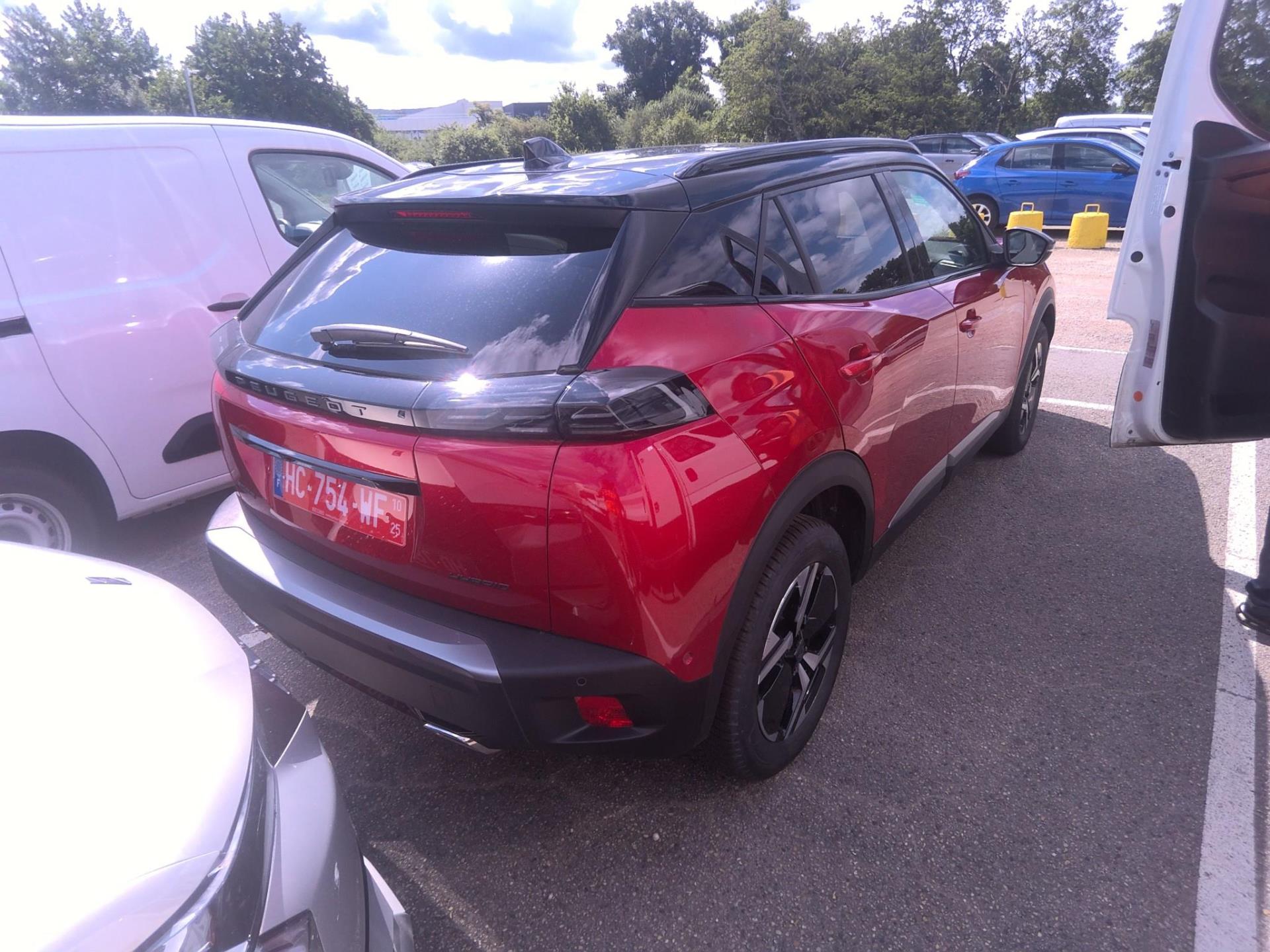 Peugeot 2008 Hybrid 136 e-DCS6 GT 2025
