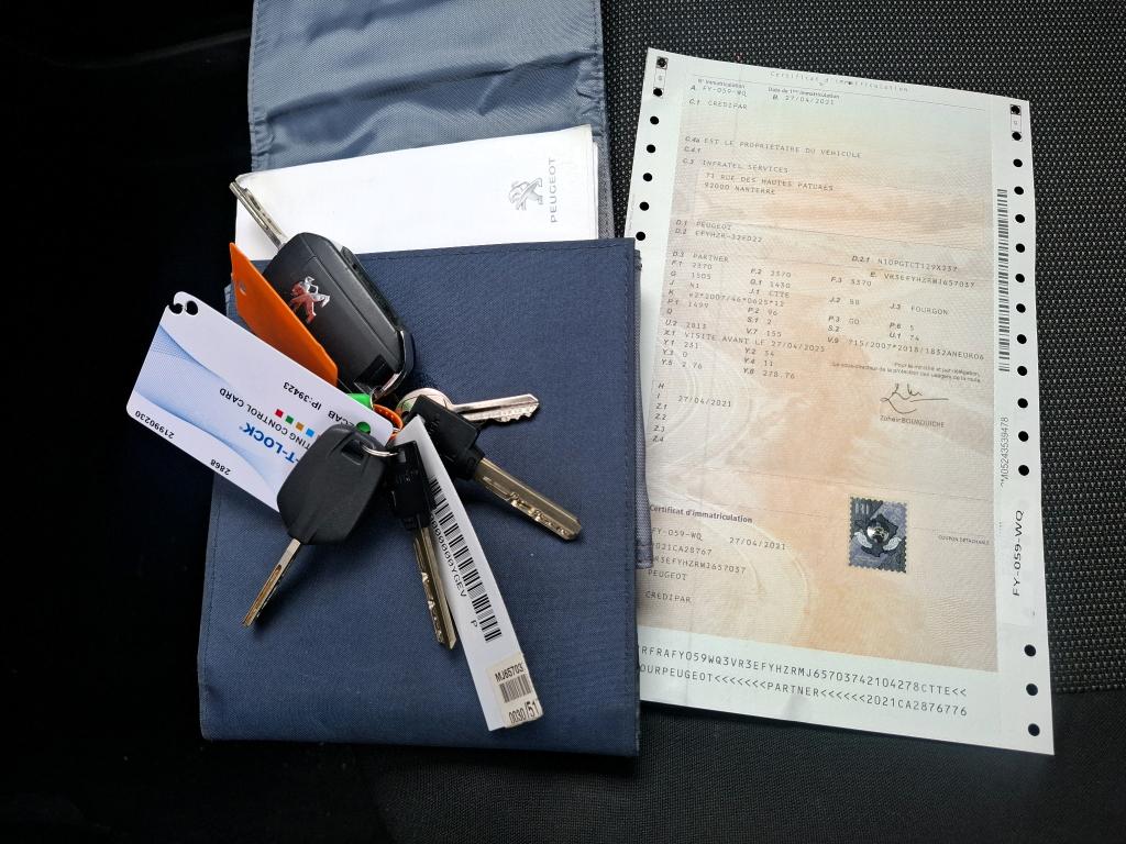 Peugeot PARTNER FOURGON LONG 950 KG BLUEHDI 130 S&S EAT8 ASPHALT 2021