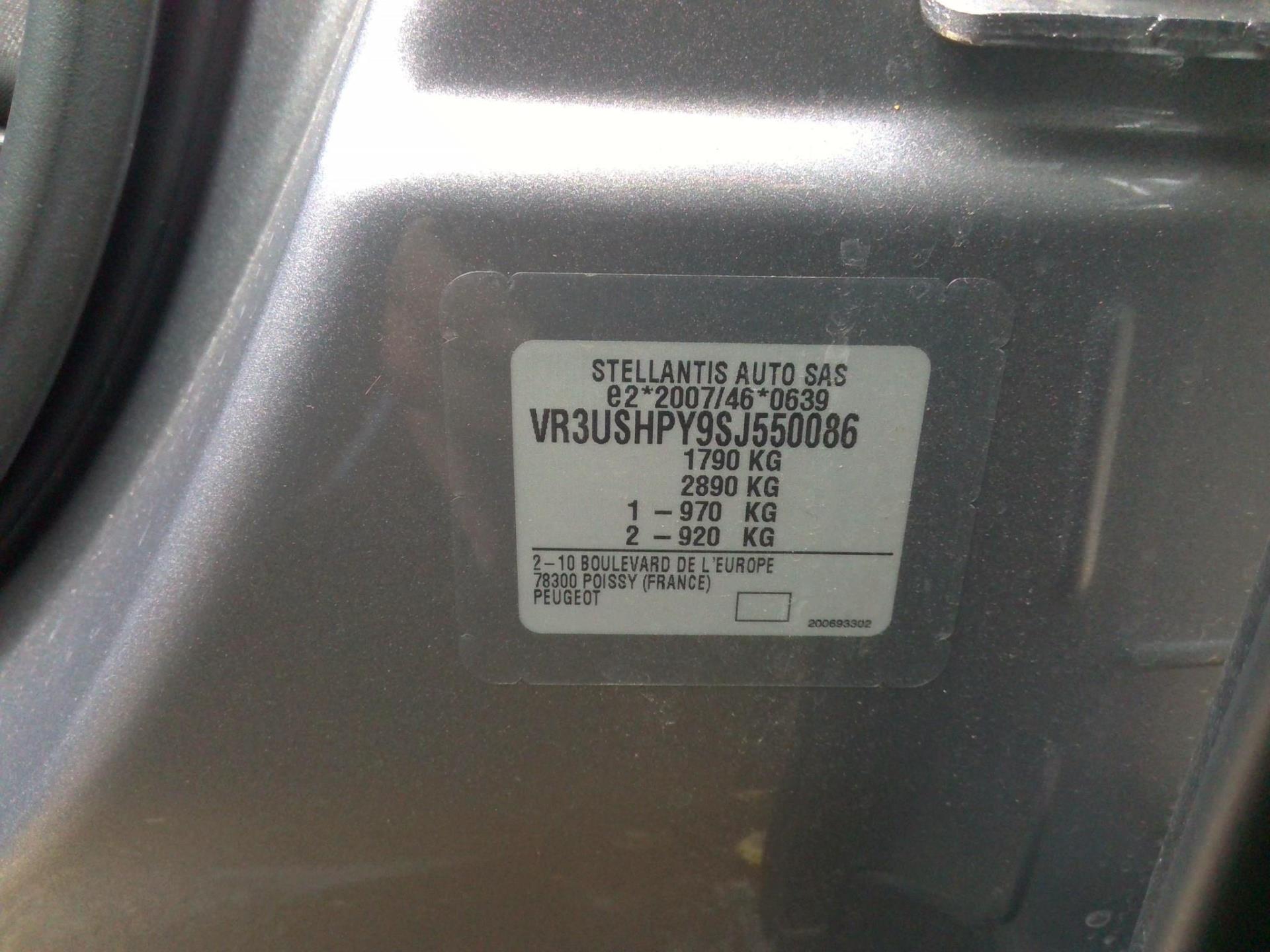 Peugeot 2008 Hybrid 136 e-DCS6 Style 2025