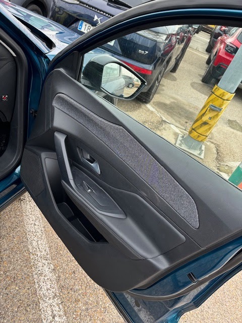 Foto Peugeot 408 16