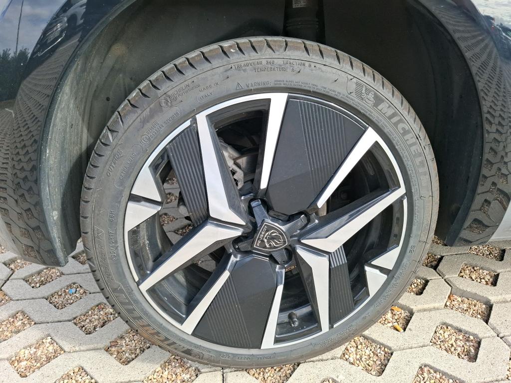 Peugeot 208 Hybrid 145 ch e-DCS6 GT Exclusive 2025