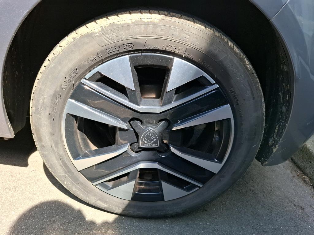 Peugeot 208 Hybrid 100 e-DCS6 Allure 2024