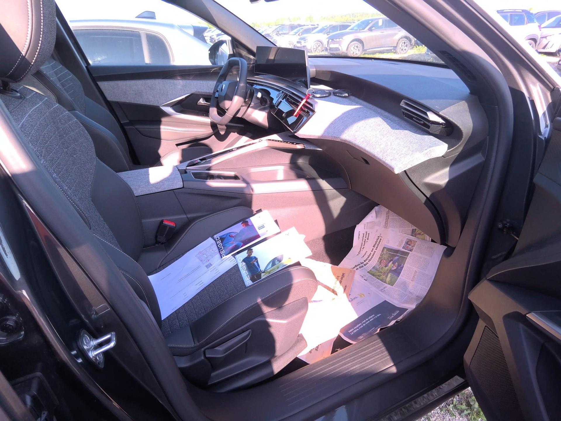 Peugeot 3008 Hybrid 136 e-DCS6 Allure 2025