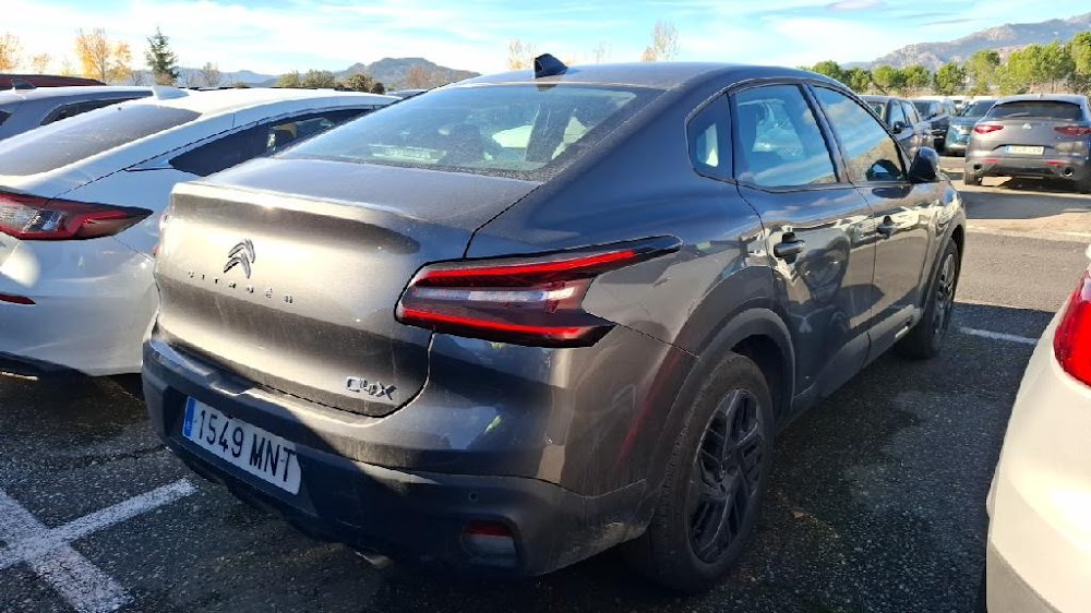 Foto Citroën C4 X 8