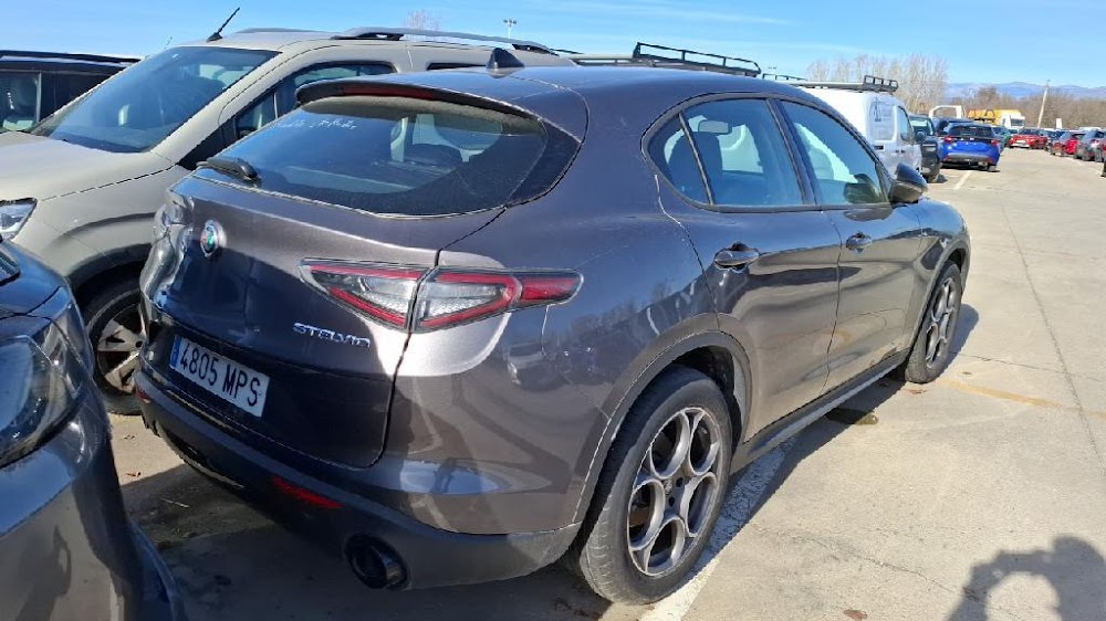 Foto Alfa Romeo Stelvio 8