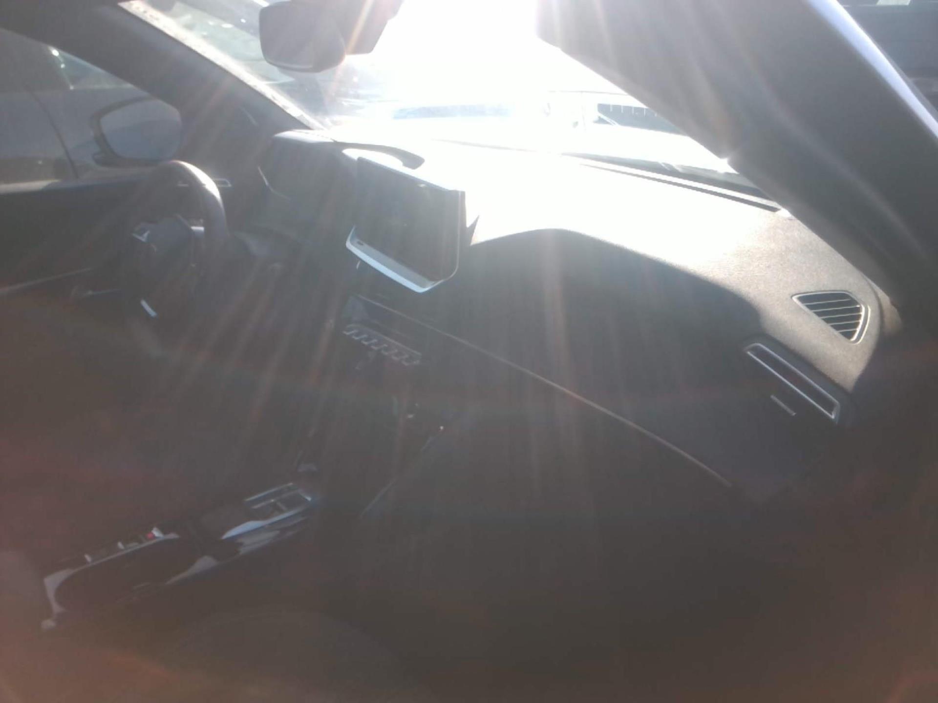 Peugeot 2008 Hybrid 145 ch e-DCS6 Allure 2026