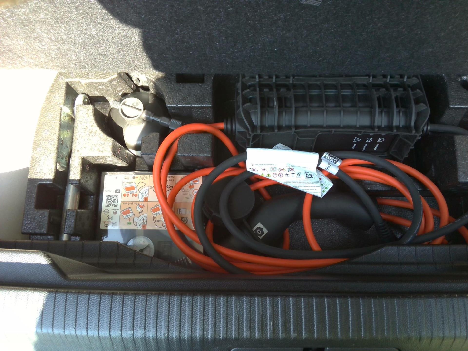 Peugeot 2008 Electrique 136 ch Allure 2023