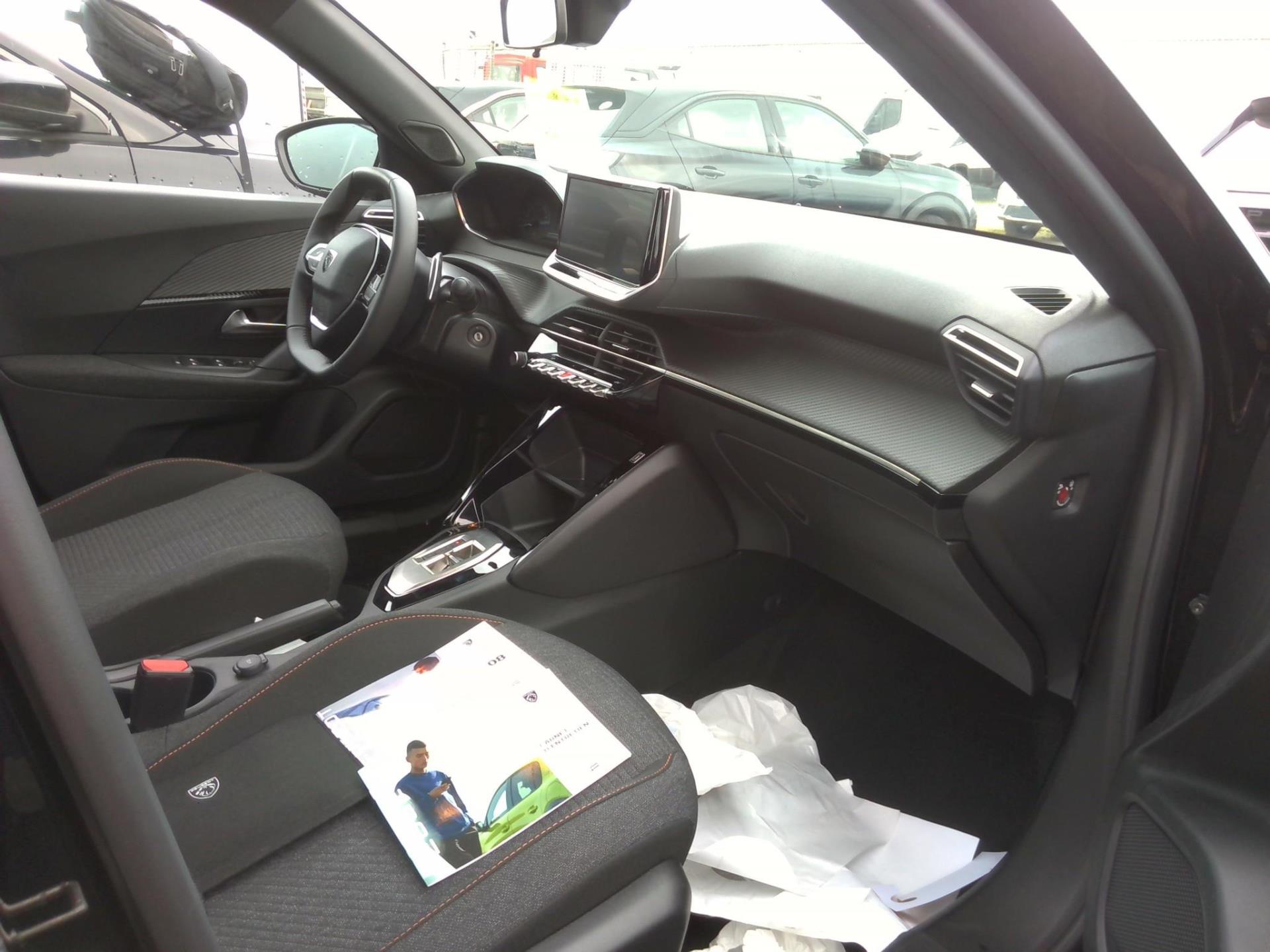 Peugeot 2008 Hybrid 145 ch e-DCS6 Style 2025