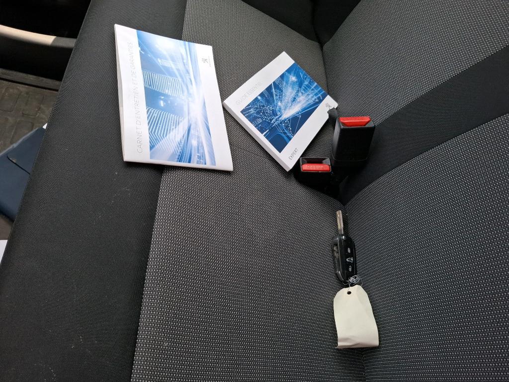 Peugeot EXPERT FGN TOLE STANDARD 2.0 BLUEHDI 120 S&S BVM6 PREMIUM 2018