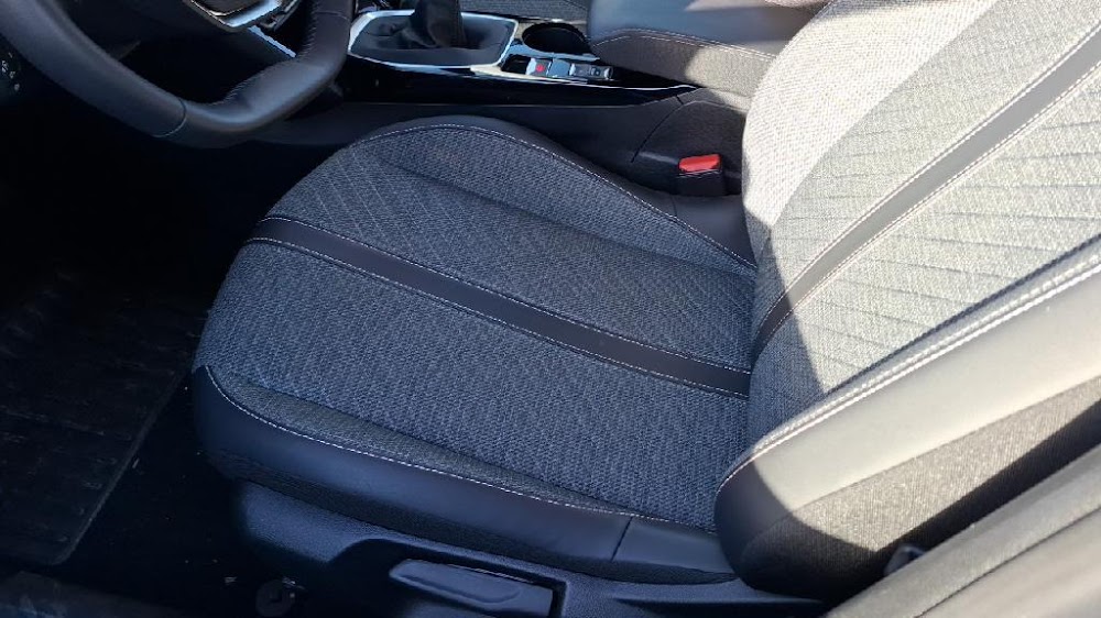 Foto Peugeot 208 14