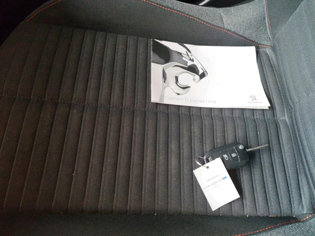 Peugeot 2008 BlueHDi 110 S&S BVM6 Active Business 2021