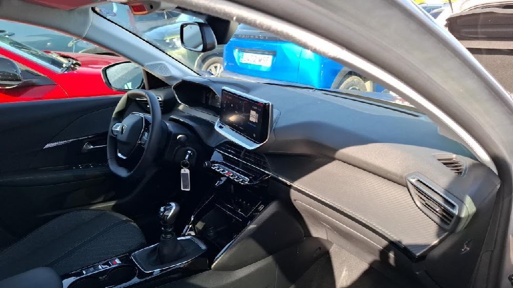 Foto Peugeot 208 17