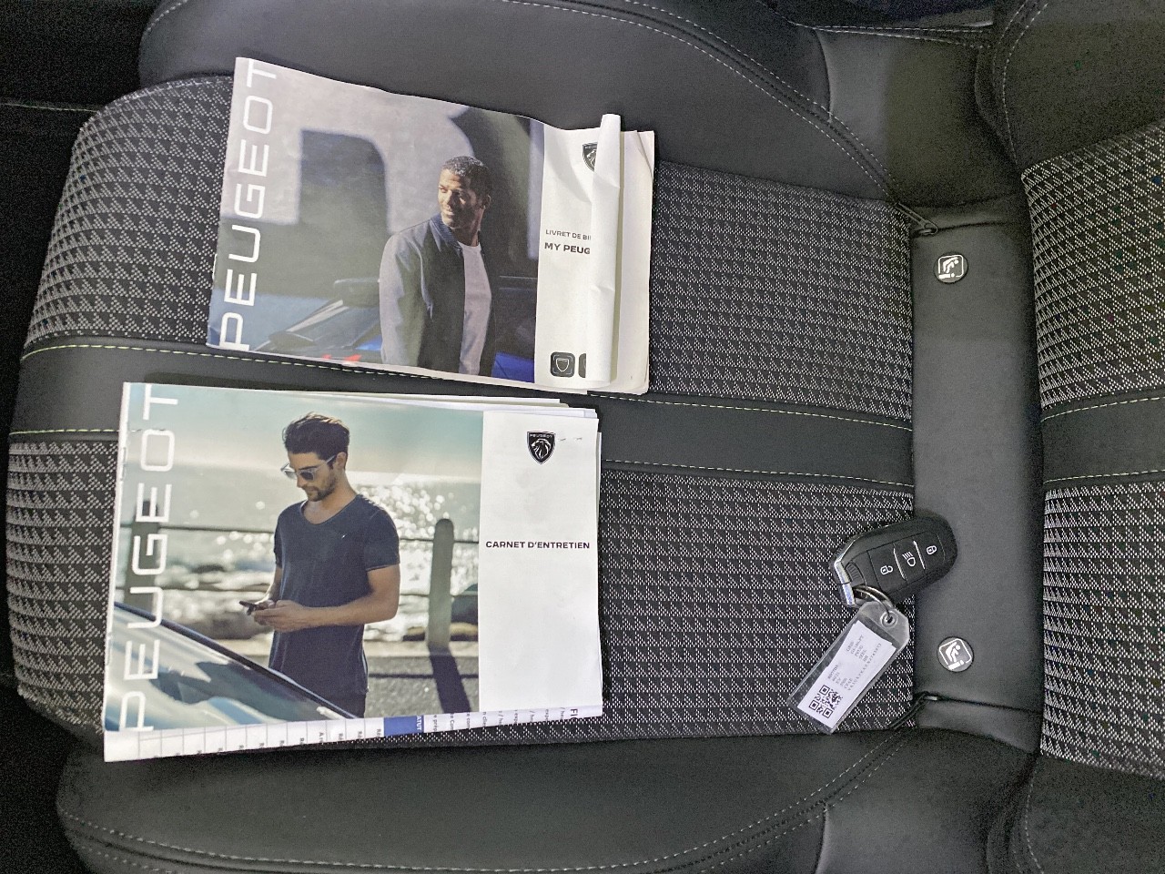 Peugeot 2008 Electrique 136 ch GT 2022