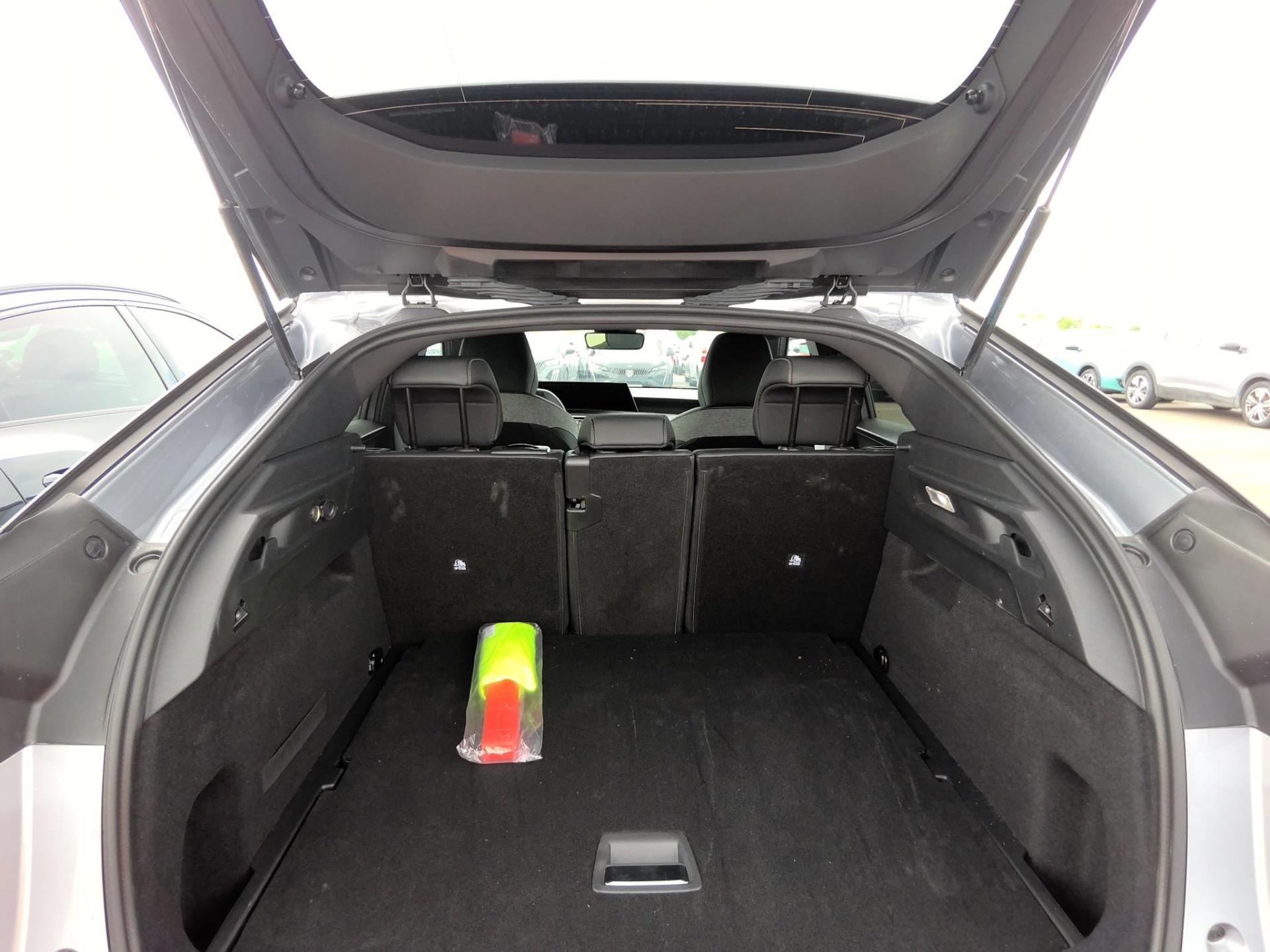 Peugeot 3008 Hybrid 145 e-DCS6 Allure 2025