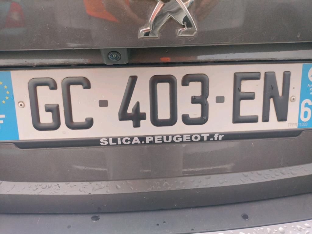 Peugeot 2008 BlueHDi 130 S&S EAT8 Allure Business 2021