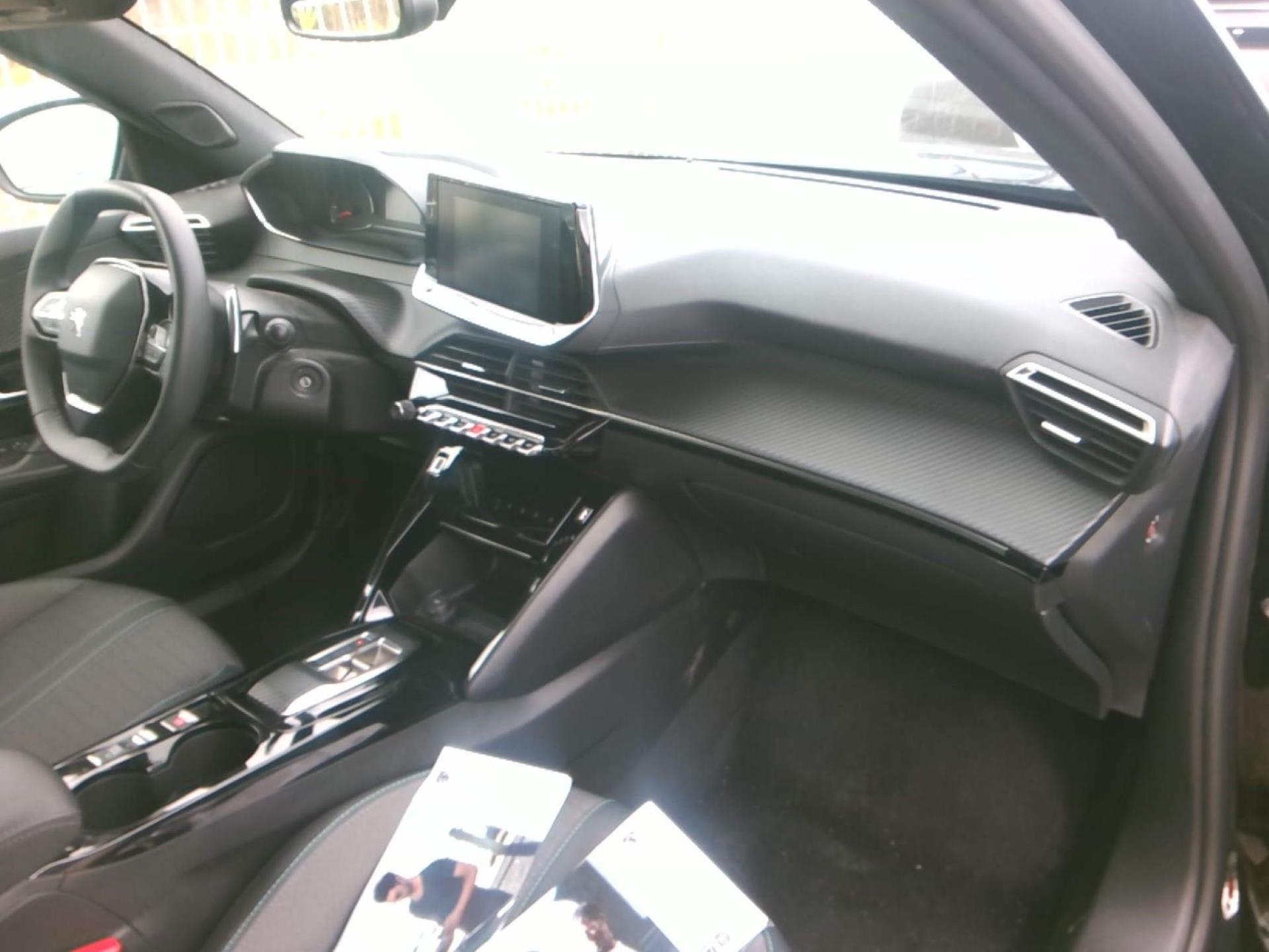 Peugeot 2008 PureTech 130 S&S EAT8 Allure 2022