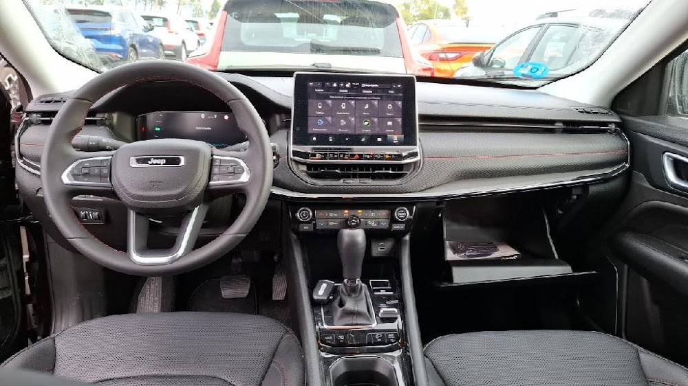 Foto Jeep Compass 14