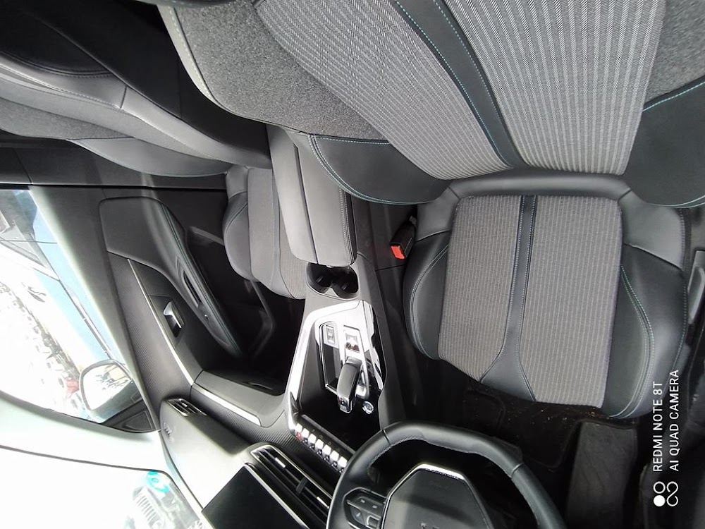 Foto Peugeot 3008 Hybrid 10