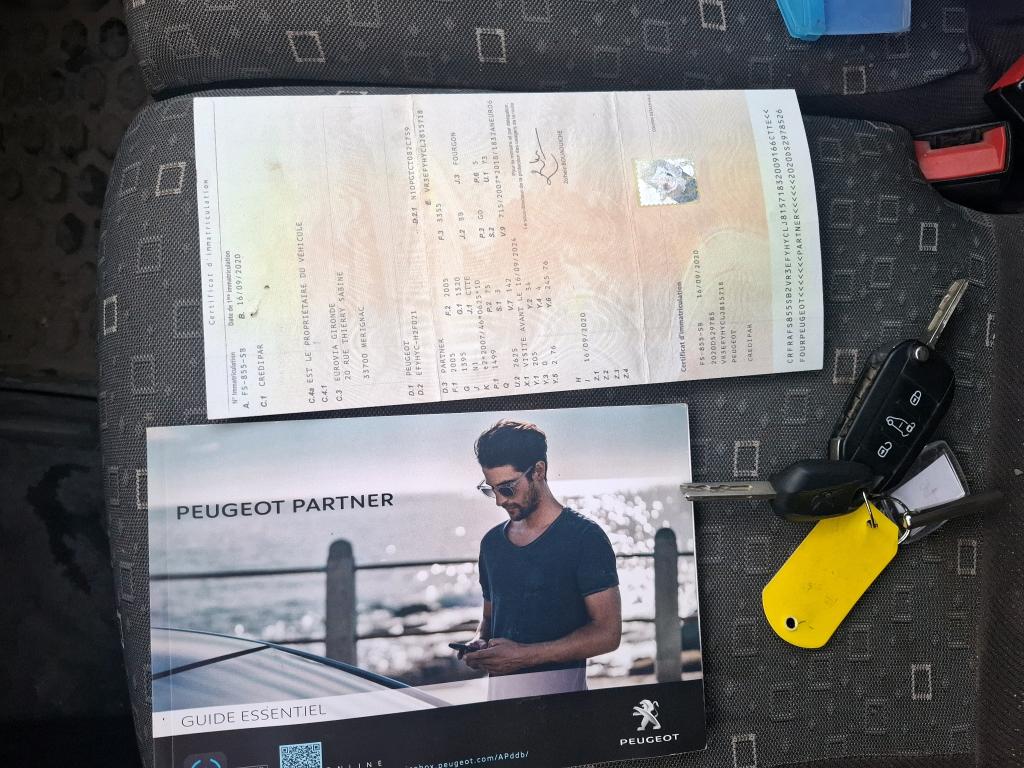 Peugeot PARTNER FOURGON STANDARD 650 KG BLUEHDI 100 S&S BVM5 PREMIUM 2020