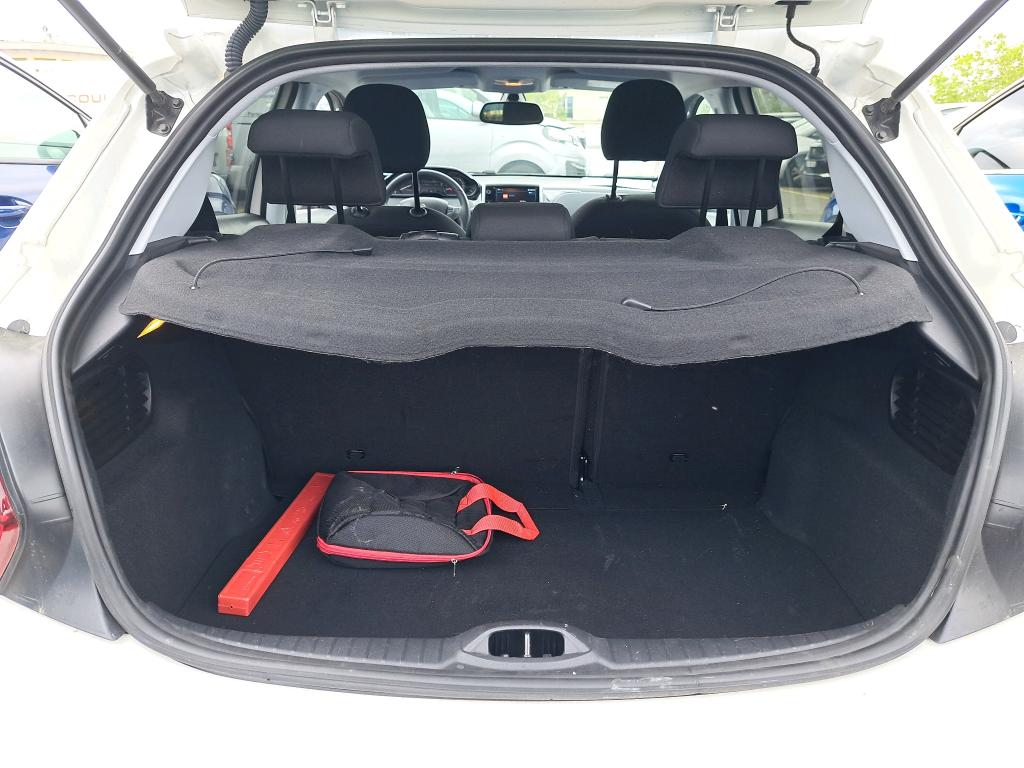 Peugeot 208 PureTech 82ch S&S BVM5 Signature 2019