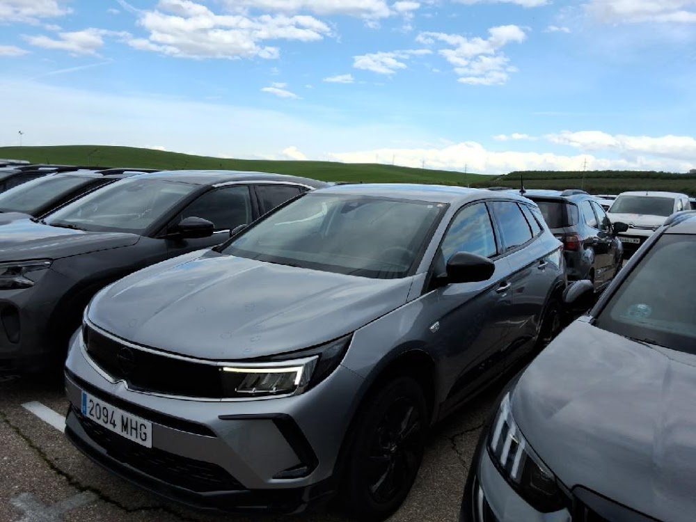 Foto Opel Grandland PHEV 4