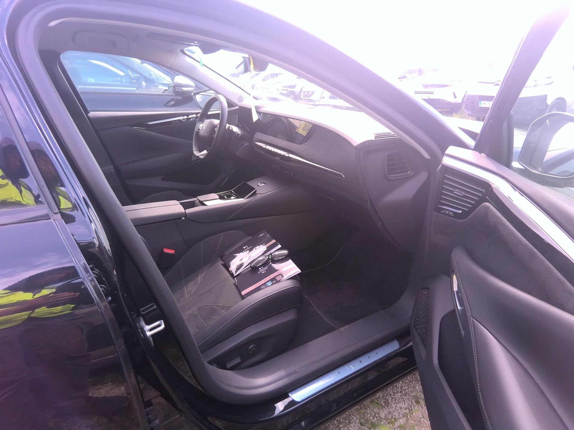 DS N°4 E-Tense Etoile - Alcantara 2024